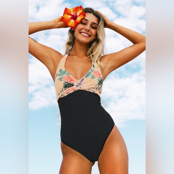 NWT Cupshe “Melissa” Floral Halter Back Tie One Piece Swimsuit Size M - Picture 10 of 11